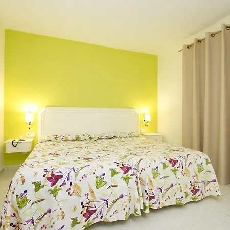 Thb Royal Hotel